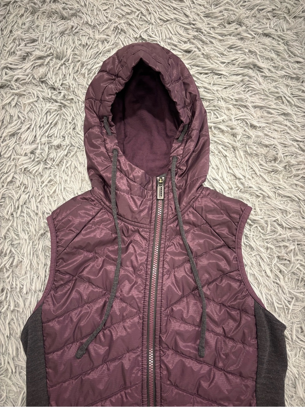 Smartwool Women’s Puffer Vest Hoodie Merino Wool Purple Small Gorpcore Outdoor - Picture 2 of 7
